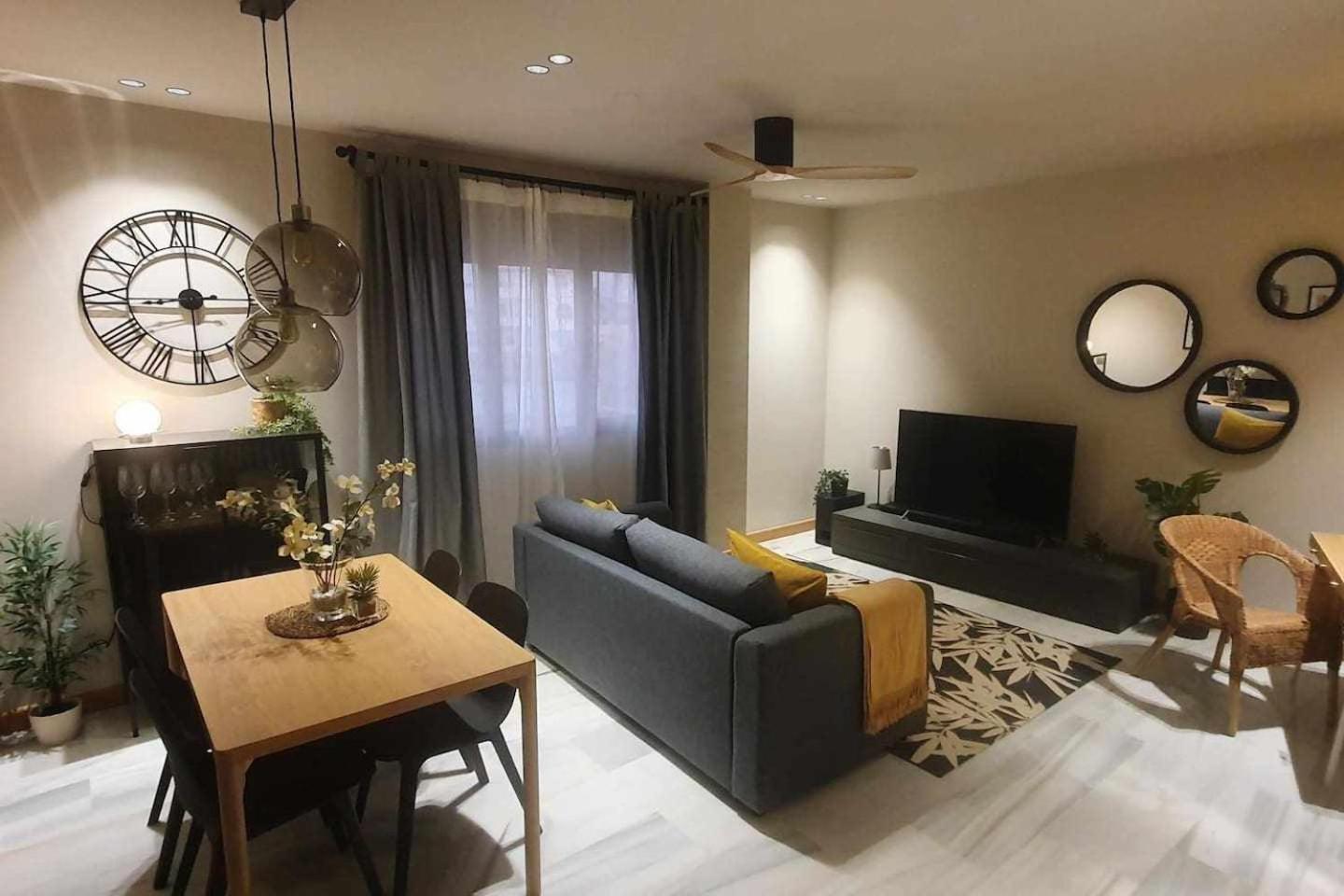 Apartamenticos Studio 98 Zaragoza Ngoại thất bức ảnh