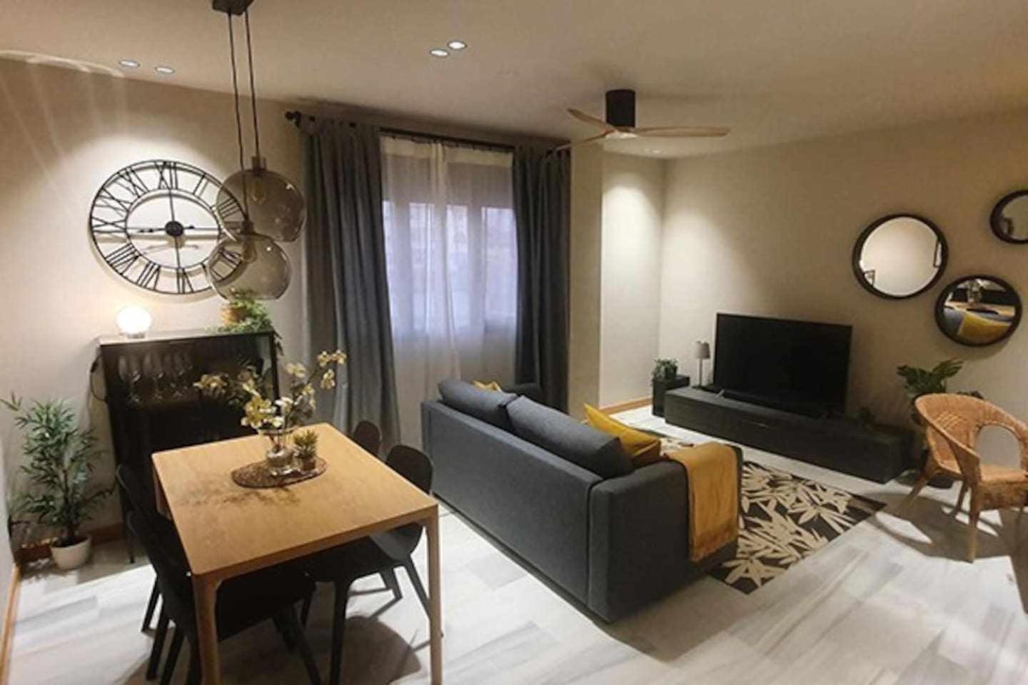 Apartamenticos Studio 98 Zaragoza Ngoại thất bức ảnh